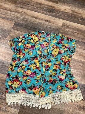 La Hearts Turquoise Floral Lace-Trim Kimono